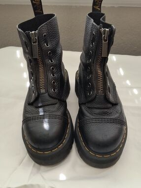 Dr. Martens Air Wair Front-Zip Platform Boots "Sinclair" Black Milled Nappa Leat
